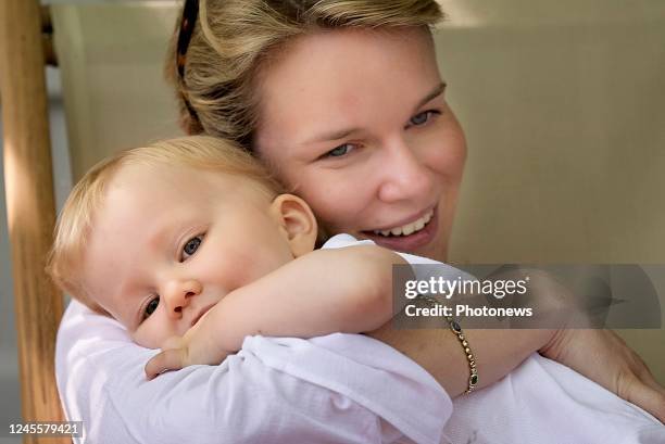 Belgium Royal family, Exclusif pictures of prince Philippe, princess Mathilde with their daughter princess Elisabeth, in the castle of Fenffe...