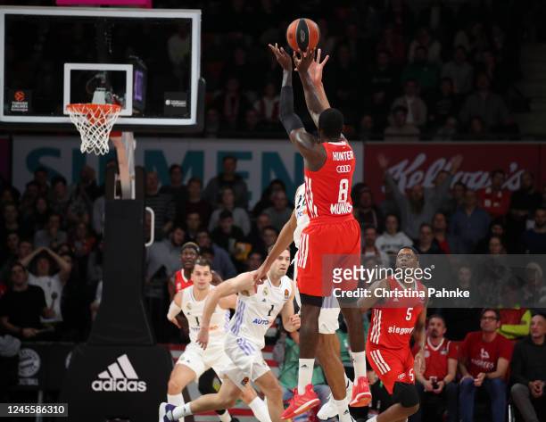 Three points for Othello Hunter of FC Bayern Munich in action during the 2022-23 Turkish Airlines EuroLeague Regular Season Round 13 game between FC...