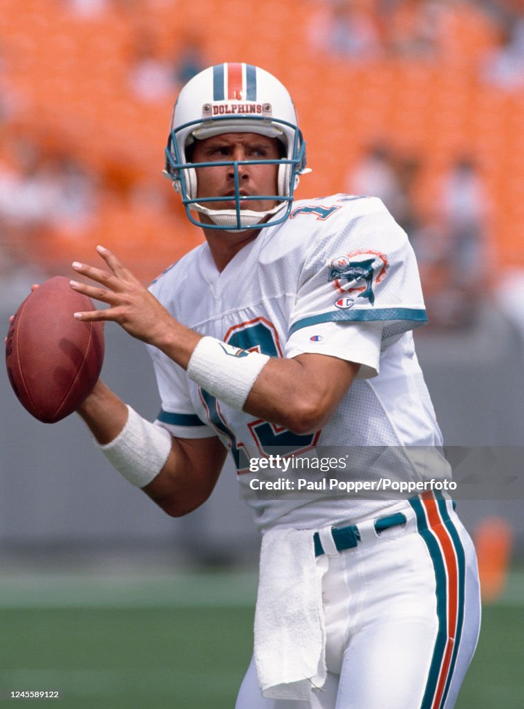 Daniel Pollisco Miami Dolphins quarterback Dan Marino, circa 1988. News Photo - Getty ...