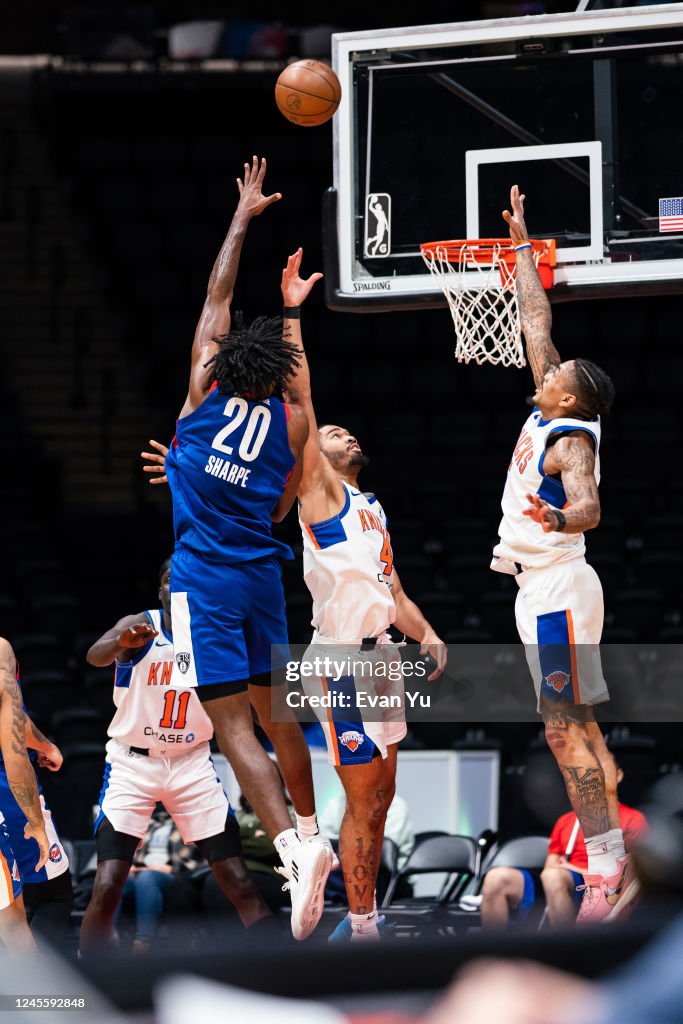 Day'Ron Sharpe of the Long Island Nets shoots the ball against the ...
