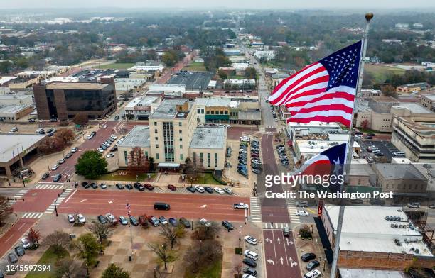 The United States and Texas flags fly in front of the Smith County courthouse in Tyler, Texas on December 9, 2022. Smith County District Attorney...