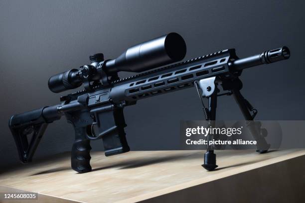 November 2022, Baden-Wuerttemberg, Rottweil: A semi-automatic AR-15 in 223 caliber Remington stands on a table of a sports shooter. Photo: Silas...