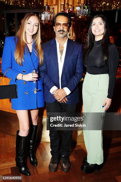 Okar Raeem Sara Omar Photos and Premium High Res Pictures - Getty Images