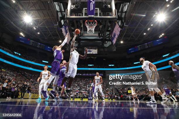 Zion Williamson of the New Orleans Pelicans drives to the basket during the game against the Utah Jazz on December 15, 2022 at vivint.SmartHome Arena...