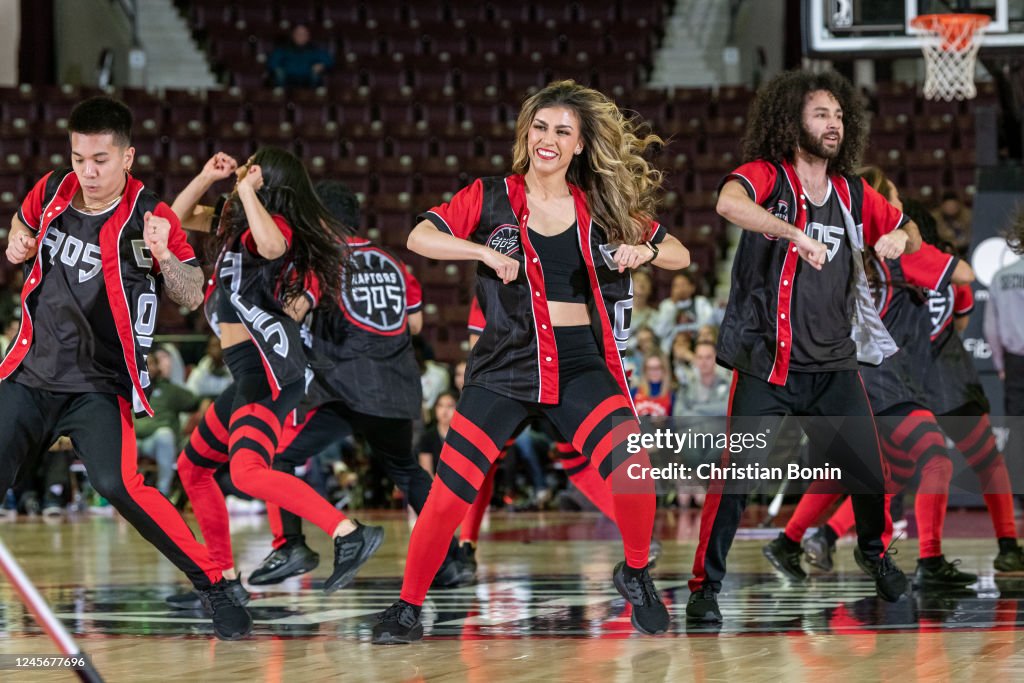 Sauga Raptors Members of the Sauga City Dancers entertain the crowd during a stop ...