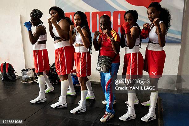 Cuban Boxing Robe Cuba Boxing Photos and Premium High Res Pictures - Getty Images