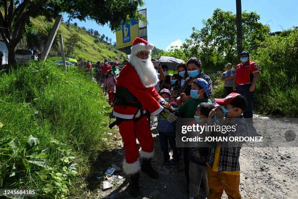 88 Hector Chacon Photos & High Res Pictures - Getty Images