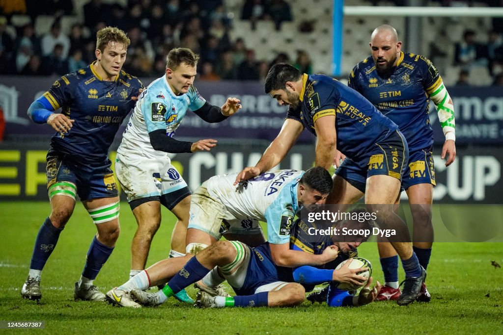 Federico Ruzza Rugby Federico RUZZA of Benetton Rugby and Aitor HOURCADE of Aviron... News ...