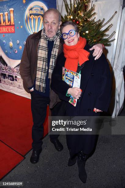 Leonard Lansink and Maren Muntenbeck attend the premiere of the 18th Roncalli Christmas Circus at Tempodrom on December 17, 2022 in Berlin, Germany.