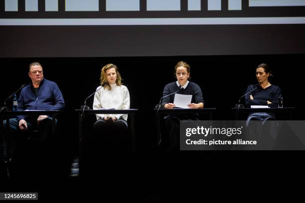 December 2022, Berlin: Peter Kurth , Karin Hanczewski, Claudia Michelsen, and Nina Kunzendorf, all actors, take part in a staged reading to benefit...