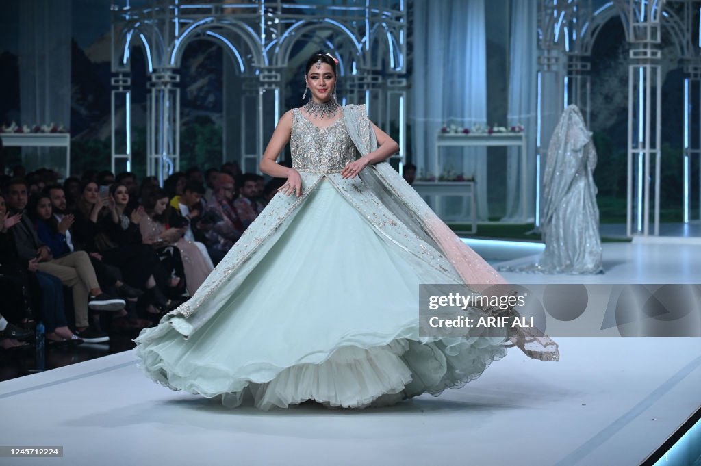 PAKISTAN-FASHION-KAPADIA