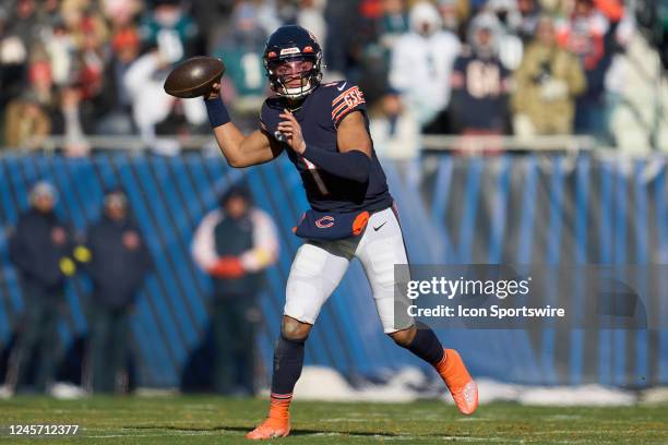 Chicago Bears quarterback Justin Fields throws the football in action during a game between the Philadelphia Eagles and the Chicago Bears on December...