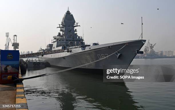 Ins Mumbai D62 144 Naval Destroyer Ins Mumbai Stock Photos, High-Res Pictures, and ...