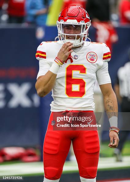 Rhyan Cook Kansas City Chiefs safety Bryan Cook warms up during the NFL game ...