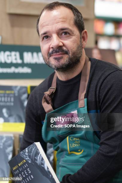 Ángel Martín during the campaign "Acción de Navidad Por la lectura" at the Casa del Libro bookstore in Madrid. "Acción de Navidad Por la lectura" is...