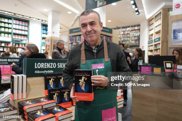 Lorenzo Silva during the campaign "Acción de Navidad Por la lectura" at the Casa del Libro bookstore in Madrid. "Acción de Navidad Por la lectura" is...