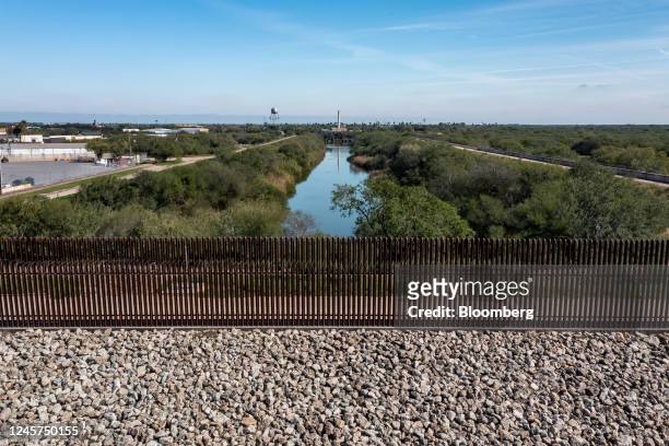 Section of the US and Mexico border wall in McAllen, Texas, US, on Tuesday, Dec. 20, 2022. Chief Justice John Roberts temporarily blocked the...