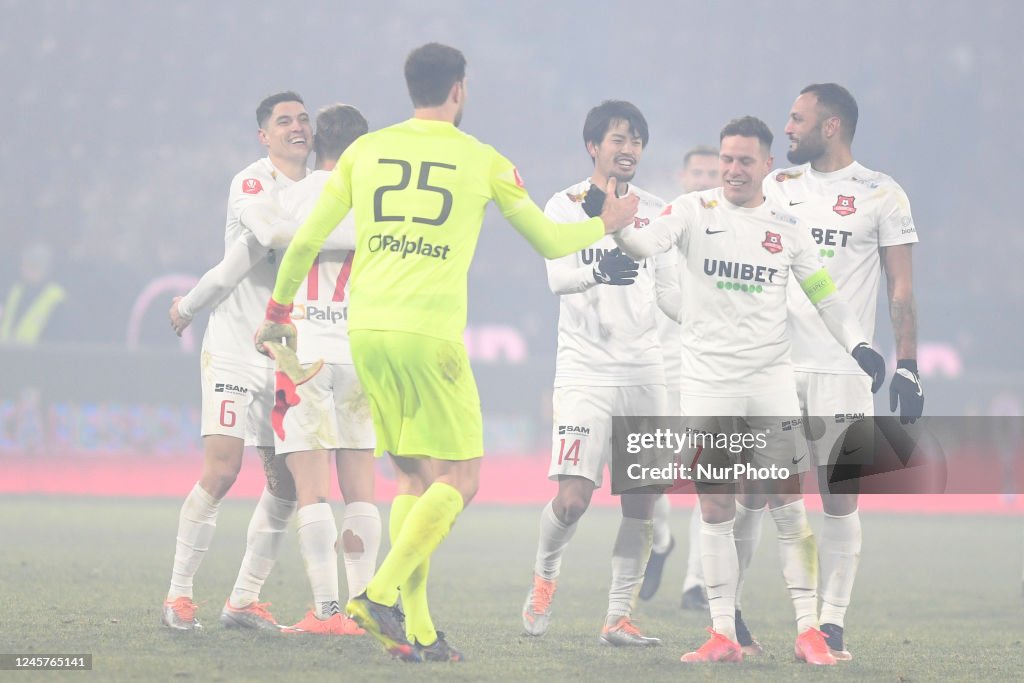 Players of FC Hermannstadt celebrating during Romania Superliga: CFR  News Photo - Getty Images