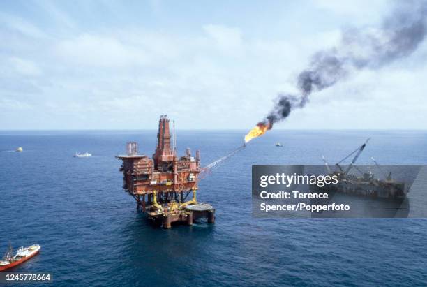 Oil Rig Helipad Photos and Premium High Res Pictures - Getty Images