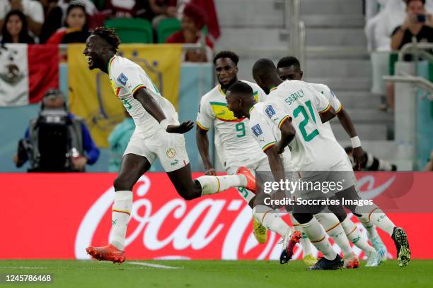 Famara Diedhiou of Senegal celebrates 0-2 with Boulaye Dia of Senegal, Pape Matar Sarr of Senegal, Nampalys Mendy of Senegal, Youssouf Sabaly of...