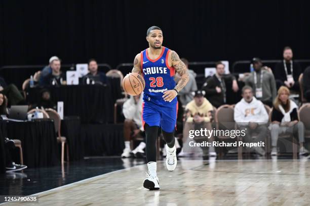 Keifer Sykes of the Motor City Cruise dribbles the ball during the game against the Memphis Hustle during the 2022-23 G League Winter Showcase on...