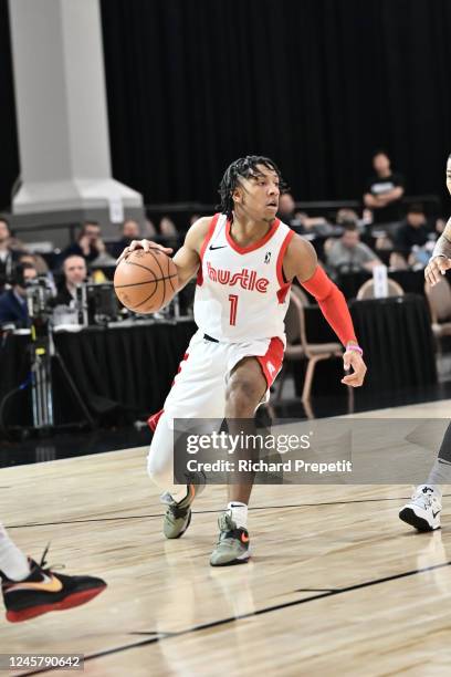 Kennedy Chandler of the Memphis Hustle dribbles the ball during the game against the Motor City Cruise during the 2022-23 G League Winter Showcase on...