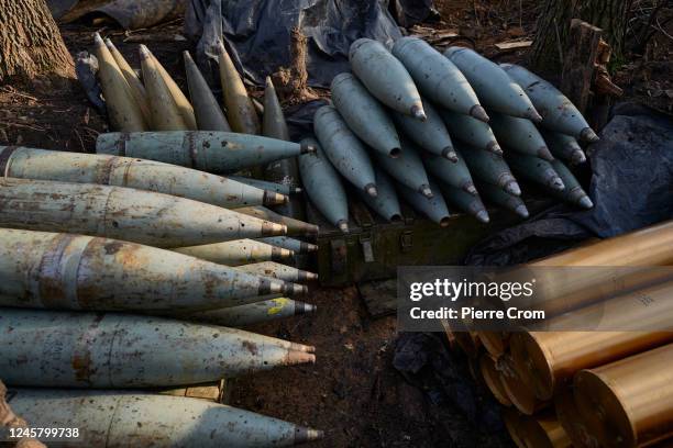 An artillery division of the 59th brigade receives ammunition on the frontline near Donetsk on December 23, 2022 in Donetsk, Ukraine. The division is...