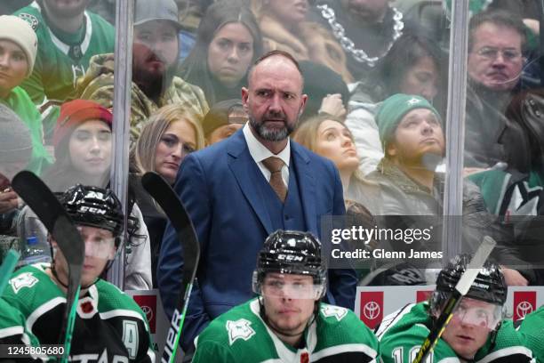 Pete DeBoer of the Dallas Stars coaches against the Montreal Canadiens at the American Airlines Center on December 23, 2022 in Dallas, Texas.