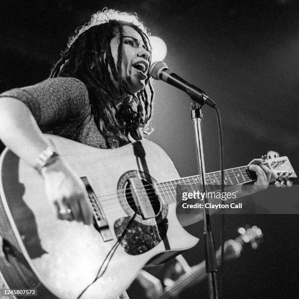 Linda Perry performs with 4 Non Blondes at the Starry Plough in Berkeley, CA on November 9, 1990.
