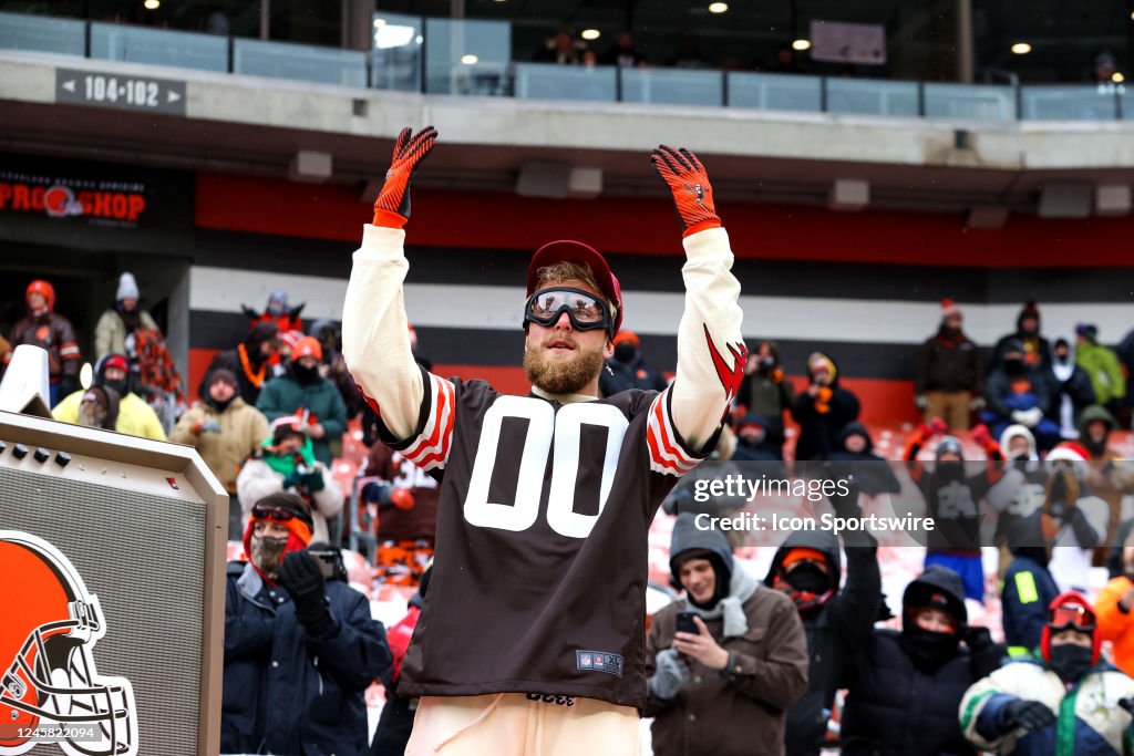 NFL: DEC 24 Saints at Browns