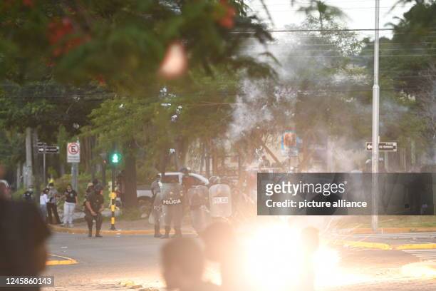 December 2022, Bolivia, Santa Cruz: Protesters and police clash after the arrest of opposition leader Camacho. The governor of Santa Cruz was...