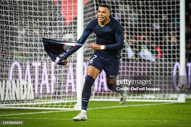 Kylian MBAPPE of PSG celebrates his goal during the Ligue 1 match between Paris Saint-Germain and RC Strasbourg at Parc des Princes on December 28,...