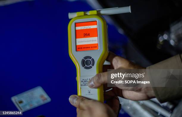 Intoxometer Police 400 Alcohol Test Police Stock Photos, High-Res Pictures, and Images ...