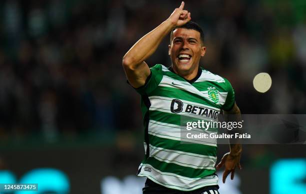 Pedro Porro of Sporting CP celebrates after scoring a goal during the Liga Bwin match between Sporting CP and Pacos de Ferreira at Estadio Jose...