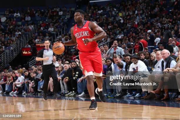 Zion Williamson of the New Orleans Pelicans handles the ball during the game against the Philadelphia 76ers on December 30, 2022 at the Smoothie King...