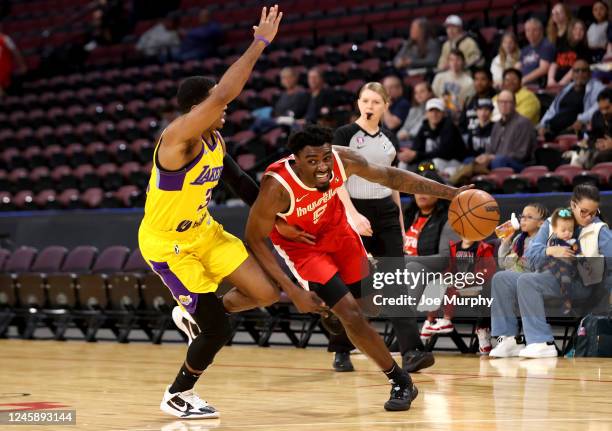 Vince Williams Jr. #5 of the Memphis Hustle dribbles the ball against the South Bay Lakers during an NBA G-League game on December 30, 2022 at...