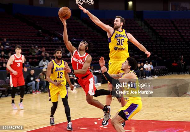 Kennedy Chandler of the Memphis Hustle drives to the basket for a layup against Jay Huff of the South Bay Lakers during an NBA G-League game on...