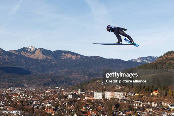 December 2022, Bavaria, Garmisch-Partenkirchen: Nordic skiing/ski jumping, World Cup, Four Hills Tournament, large hill, men, training: Philipp...