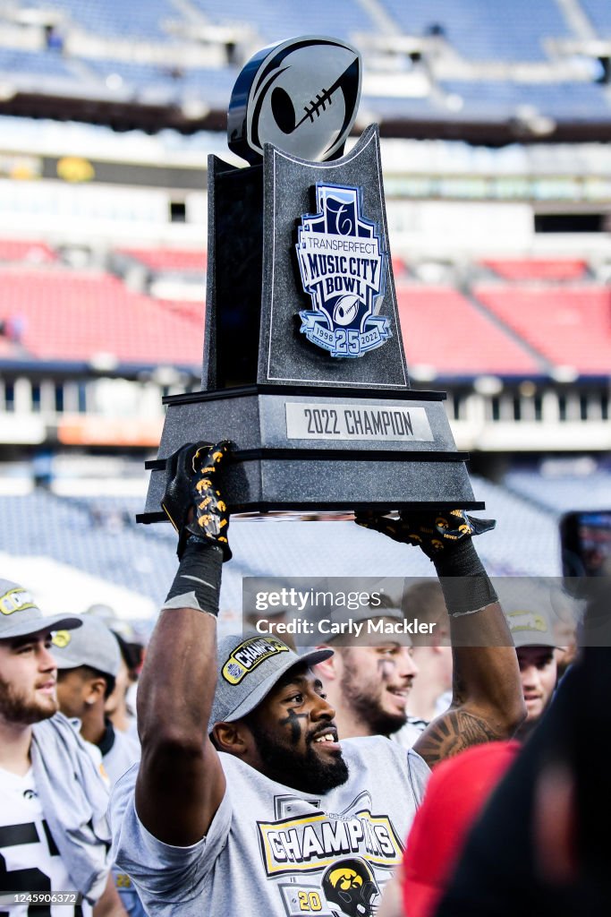 TransPerfect Music City Bowl - Iowa v Kentucky