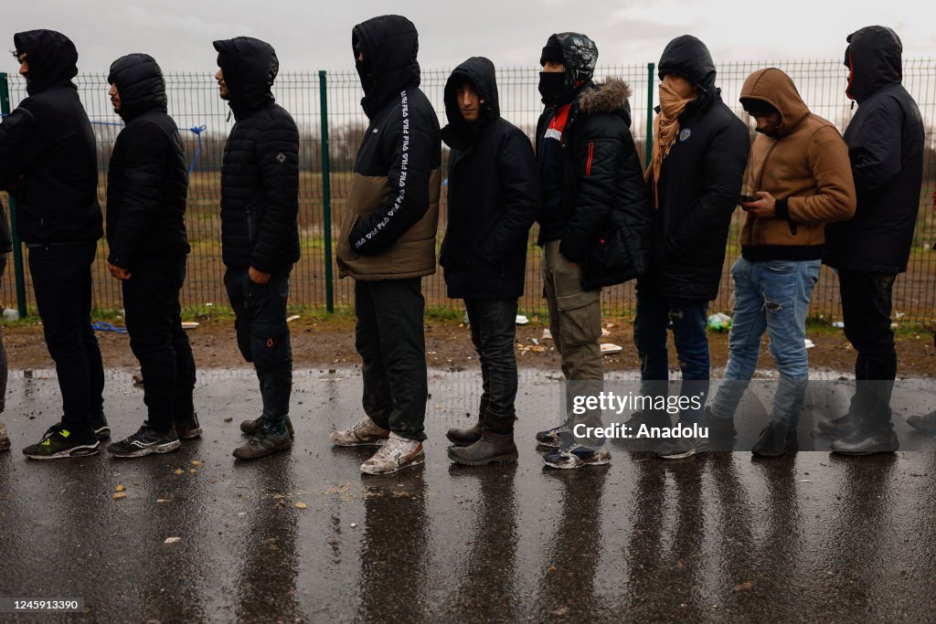 Migrant crisis continues in Calais