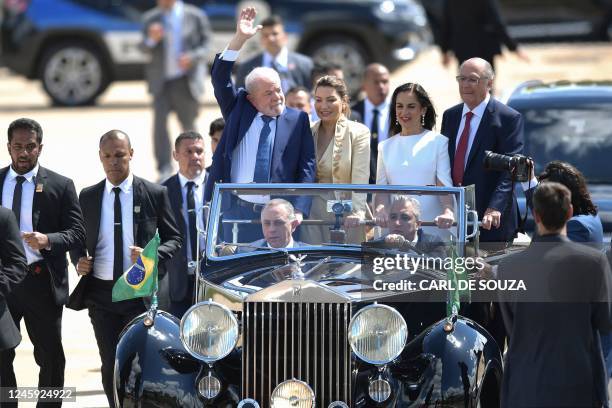 Brazil's President-elect Luiz Inacio Lula da Silva , his wife Rosangela da Silva , his Vice-President-elect Geraldo Alckmin and his wife Maria Lucia...