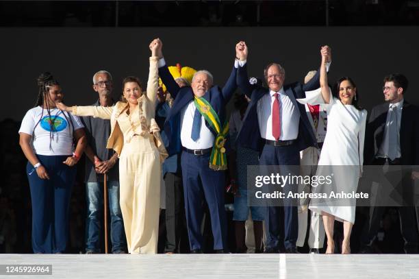 President of Brazil Luiz Inácio Lula da Silva waves to supporters along his wife Rosangela da Silva, Vice-President Geraldo Alckmin and his wife...