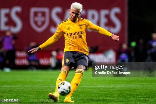 Enzo Fernandez of SL Benfica controls the ball during the Liga Portugal Bwin match between Sporting Braga and SL Benfica at Estadio Municipal de...