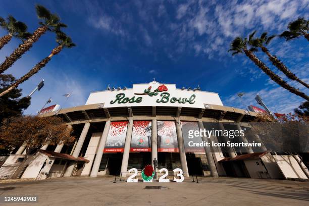 Rose Bowl Logo Photos and Premium High Res Pictures - Getty Images