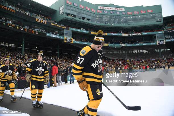 4,266 Winter Classic Practice Stock Photos, High-Res Pictures, and Images -  Getty Images