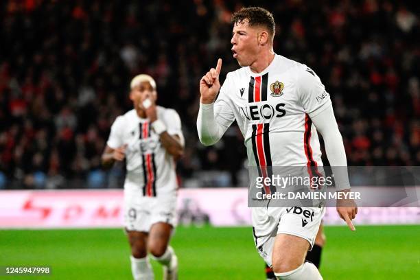 Nice's English midfielder Ross Barkley celebrates after scoring his team's first goal during the French L1 football match between Stade Rennais FC...