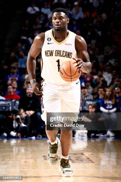 Zion Williamson of the New Orleans Pelicans dribbles the ball during the game against the Philadelphia 76ers on January 2, 2023 at the Wells Fargo...