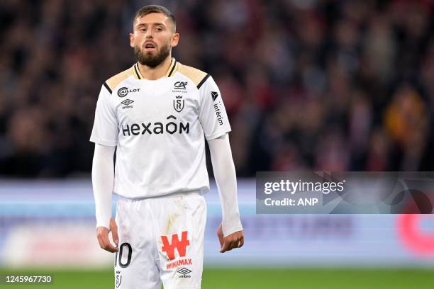 Arber Zeneli of Stade Reims during the French Ligue 1 match between Lille OSC and Stade de Reims at Pierre-Mauroy Stadium on January 2, 2022 in...