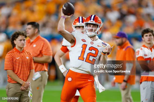 Clemson Tigers quarterback Hunter Johnson throws a pass during the Capital One Orange Bowl between the Tennessee Volunteers and the Clemson Tigers on...