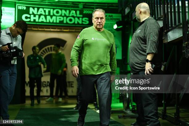 Michigan State Spartans head coach Tom Izzo takes the court before a college basketball game between the Michigan State Spartans and Nebraska...